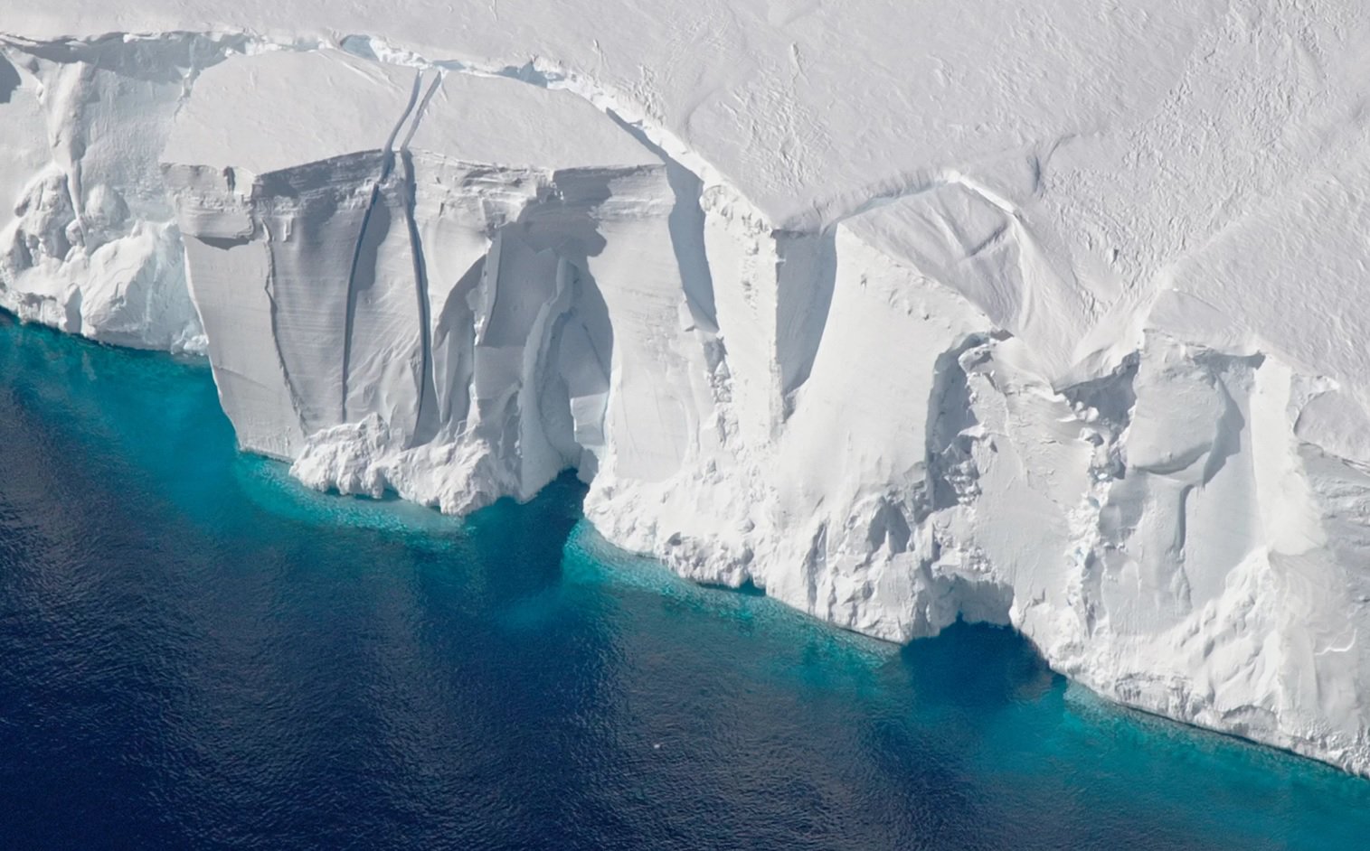Las reservas de hielo de la antártida en los últimos 25 años se ha reducido considerablemente