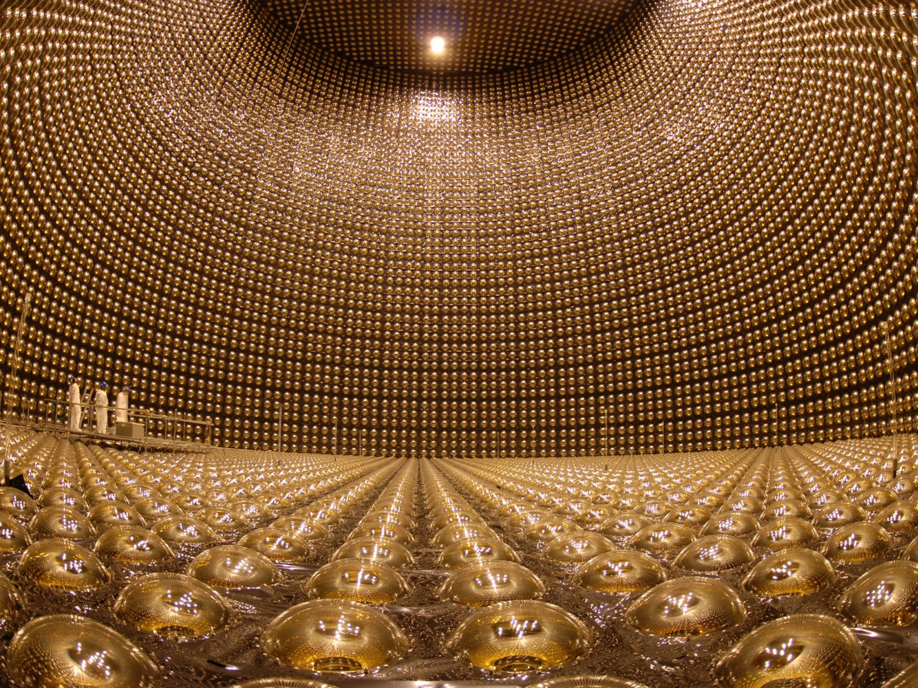 Comment fonctionnent les détecteurs de neutrinos: l'exemple japonais «Super-Камиоканде»