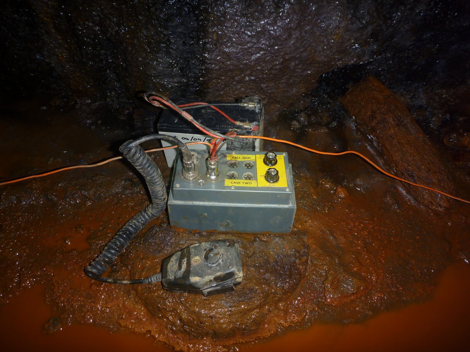 Tay kurtarıcılar kullanılan radyo Heyphone geliştirilen радиолюбителем 2001 yılında
