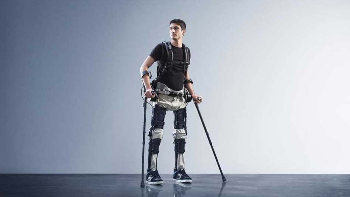 Exoskeletonsは勢いがある。 なものにロボットす。