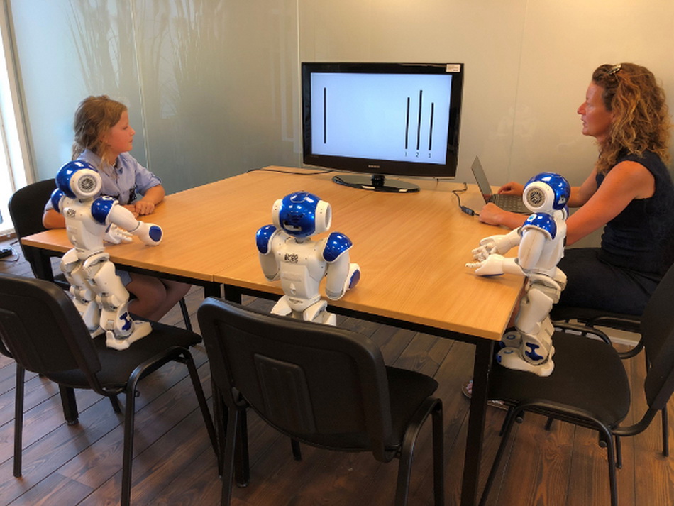 Kinder sind anfälliger für den Einfluss seitens der Roboter als Erwachsene