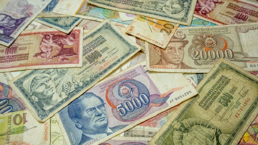 Krypta haben, zu Streben: 6 фиатных Währungen, die nicht gelebt und drei Monaten