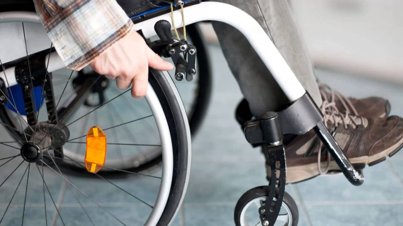 Os cientistas voltaram ao paralítico ao homem a capacidade de andar