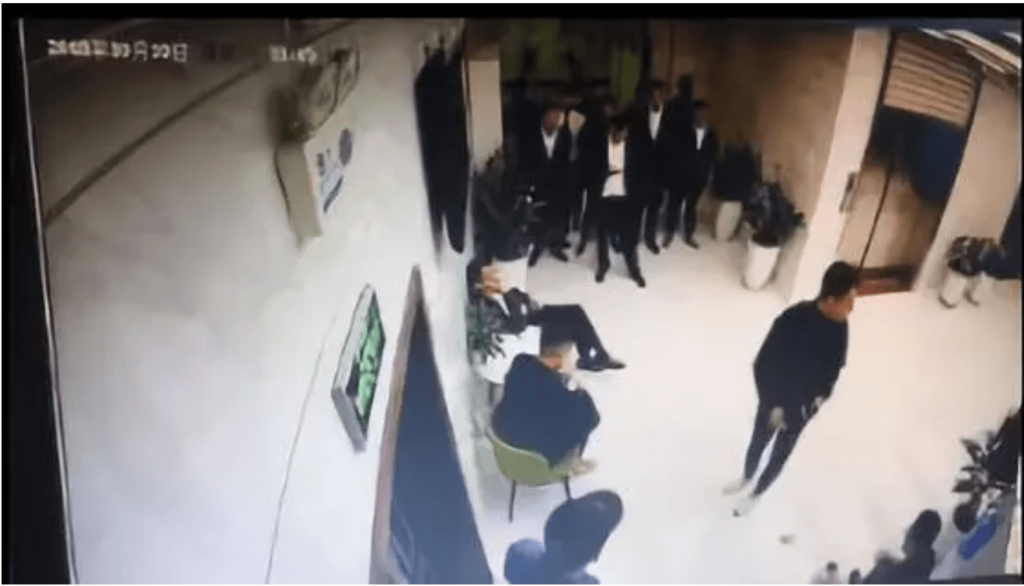 Capturedinto: अज्ञात छापा मारने ऑफिस OKCoin बीजिंग में