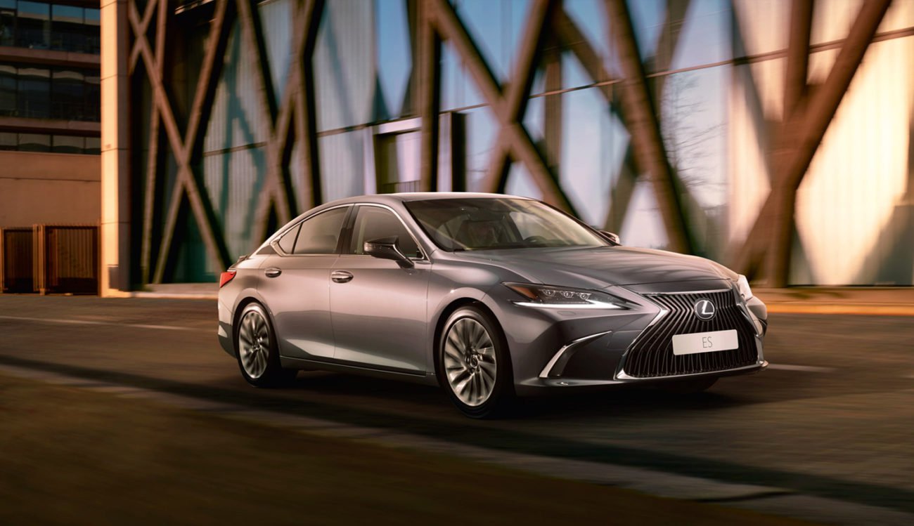 Promotional video of the Lexus ES created artificial intelligence and Oscar-winning Director