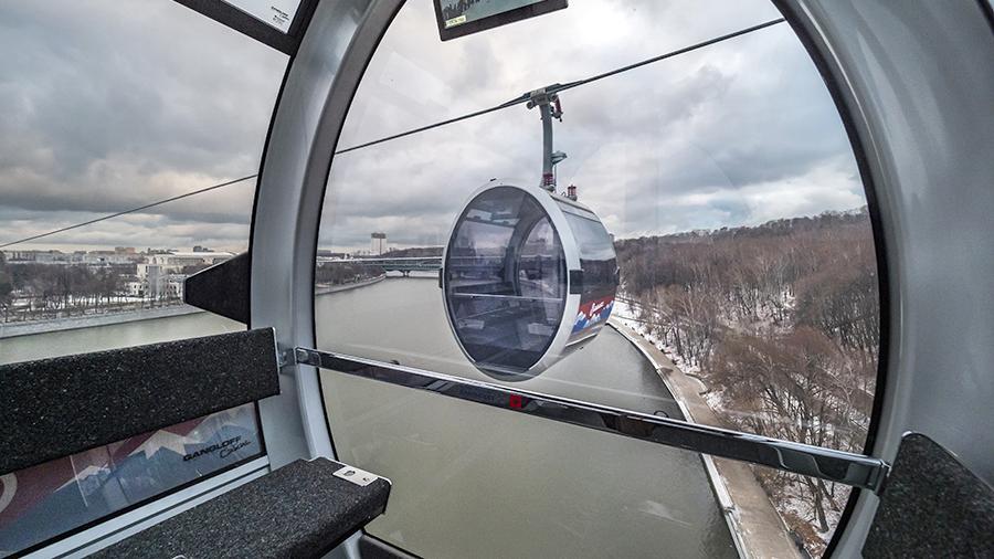In Moscow, an attack on the new cable car