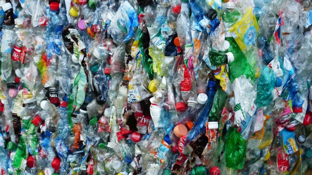 このプラスチックのリサイクル廃棄物ユニバーサル材料