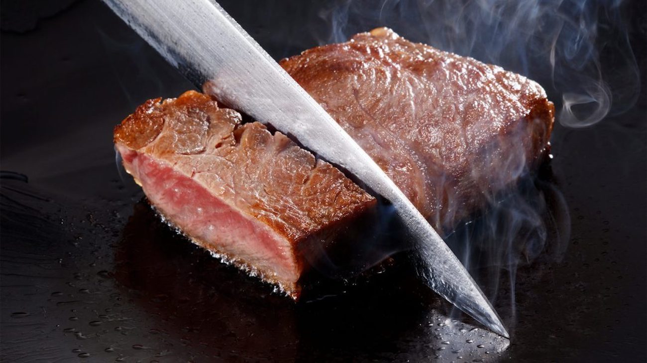 The California-based company provides cheap artificial marble beef of elite varieties