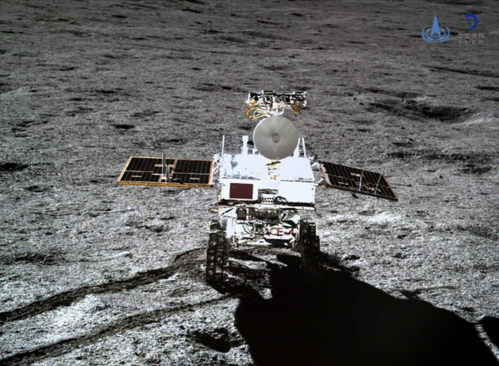 Der chinesische mondrover überlebte die erste Nacht auf der Rückseite des Mondes
