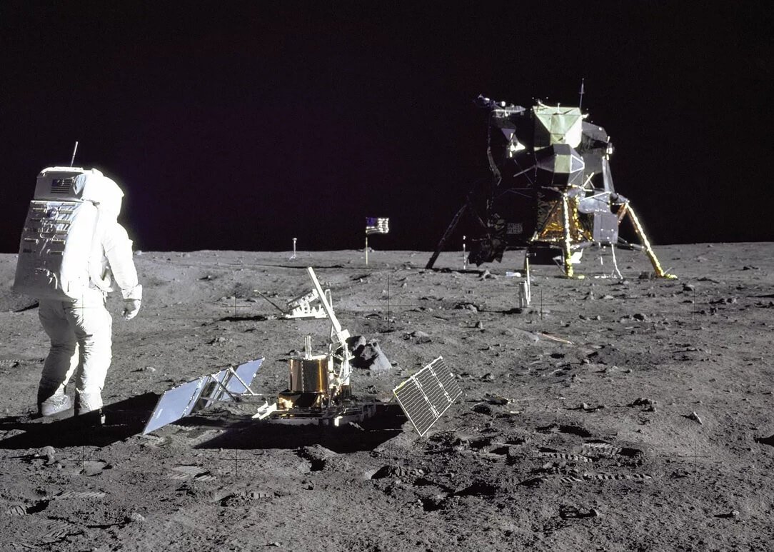 5 most popular myths about the first landing of man on the moon