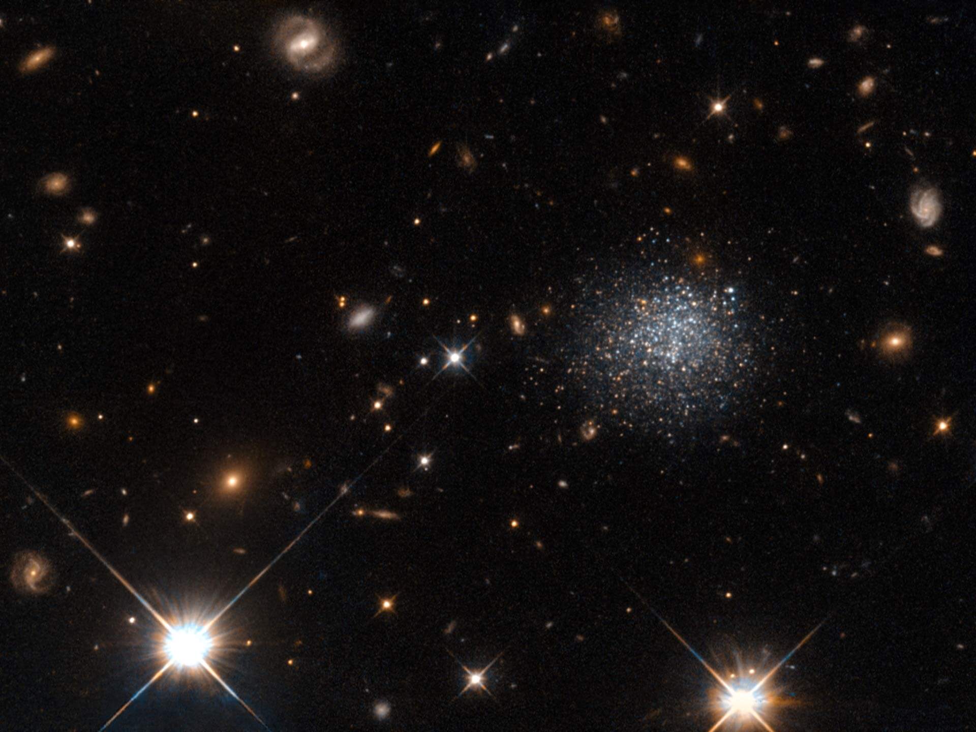 Found 19 galaxies without dark matter