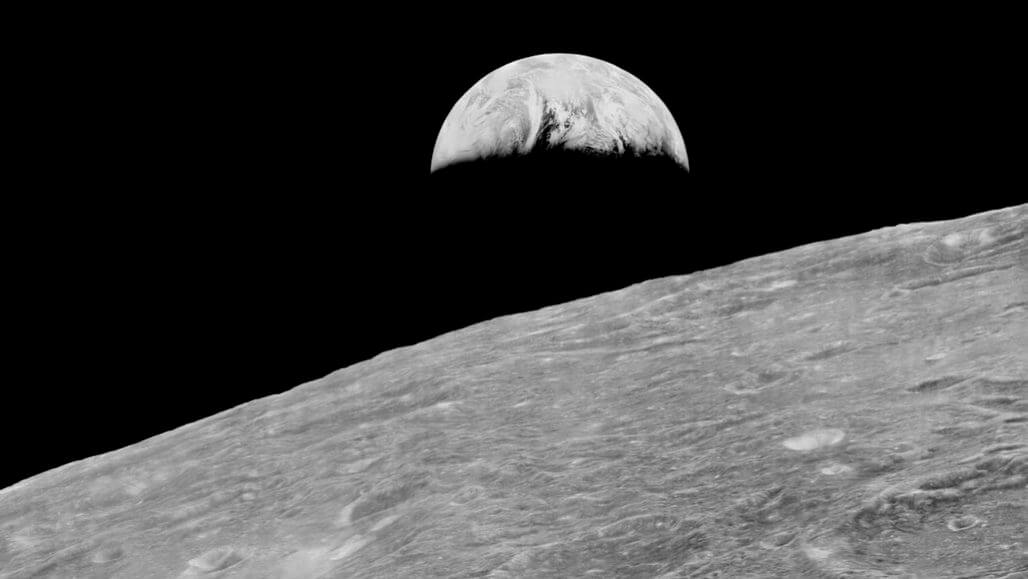 La luna puede contar sobre el origen de la vida en la Tierra