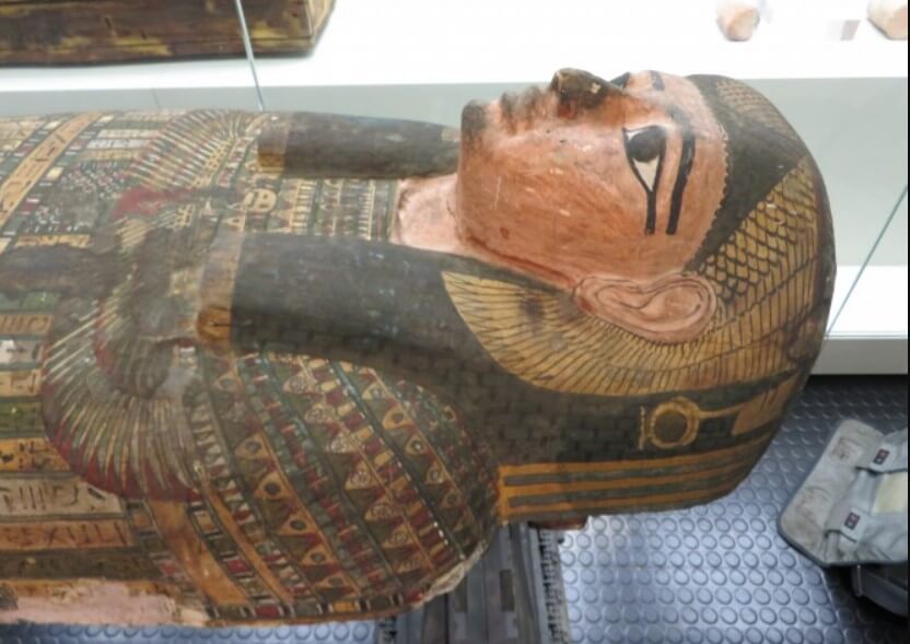 Revelado o mistério da morte da mulher, мумифицированной 2600 anos atrás