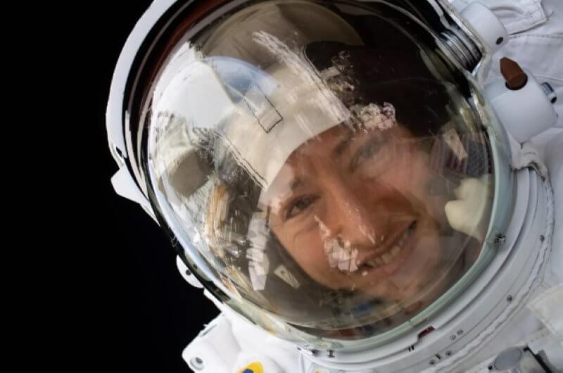 How to take a selfie in space?